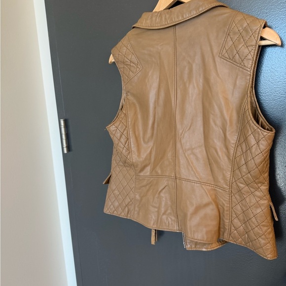Marc Cain size 4 EUC leather “vintage” chocolate brown leather Quilted moto Vest - Picture 4 of 15